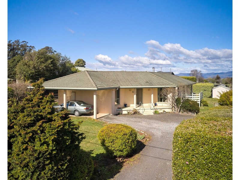 7 Gleadow Street, Deloraine TAS 7304