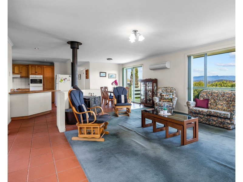 7 Gleadow Street, Deloraine TAS 7304