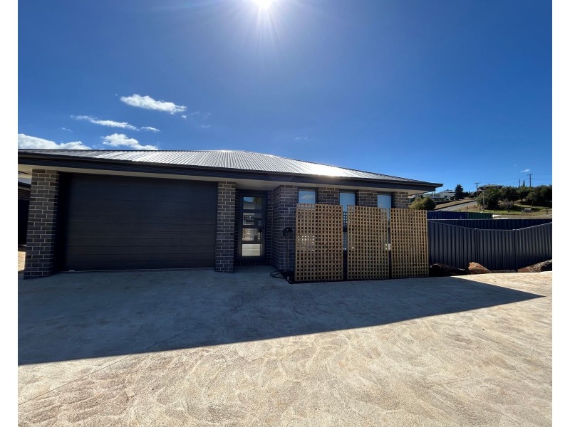 1/70 West Barrack Street, Deloraine TAS 7304