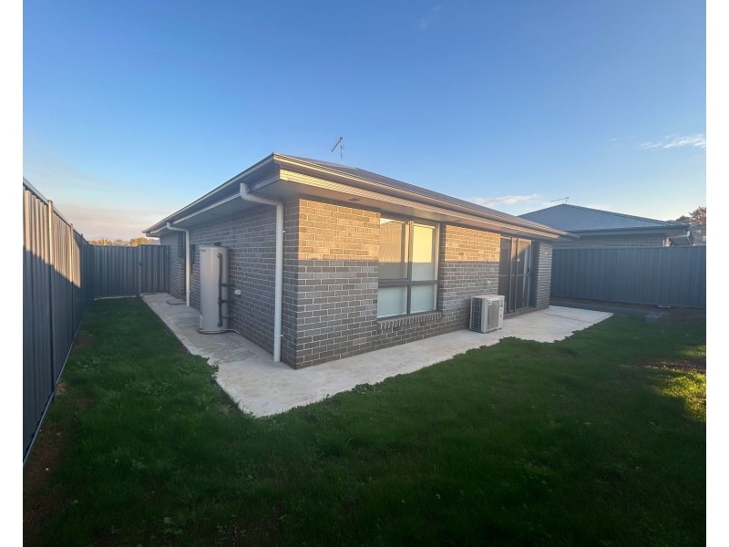 2/70 West Barrack Street, Deloraine TAS 7304