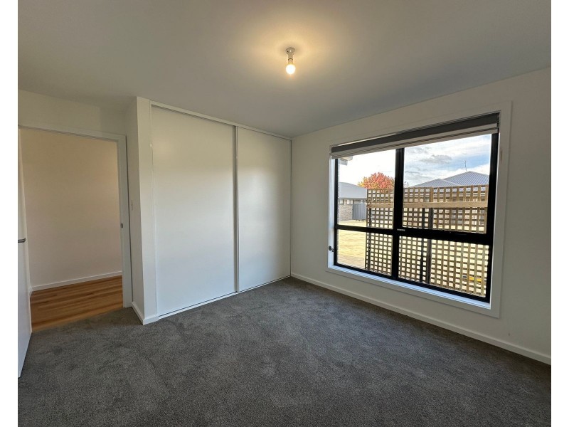 2/70 West Barrack Street, Deloraine TAS 7304