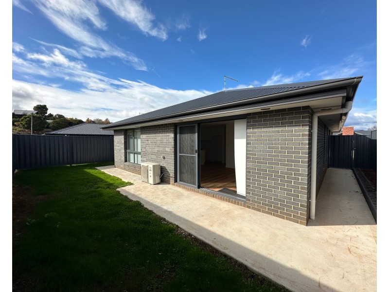 2/70 West Barrack Street, Deloraine TAS 7304