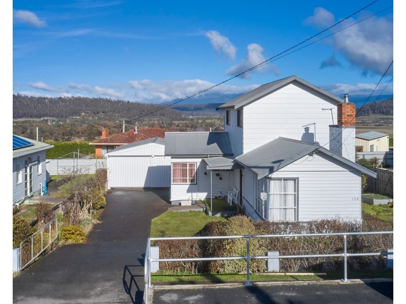 128 Emu Bay Road, Deloraine TAS 7304