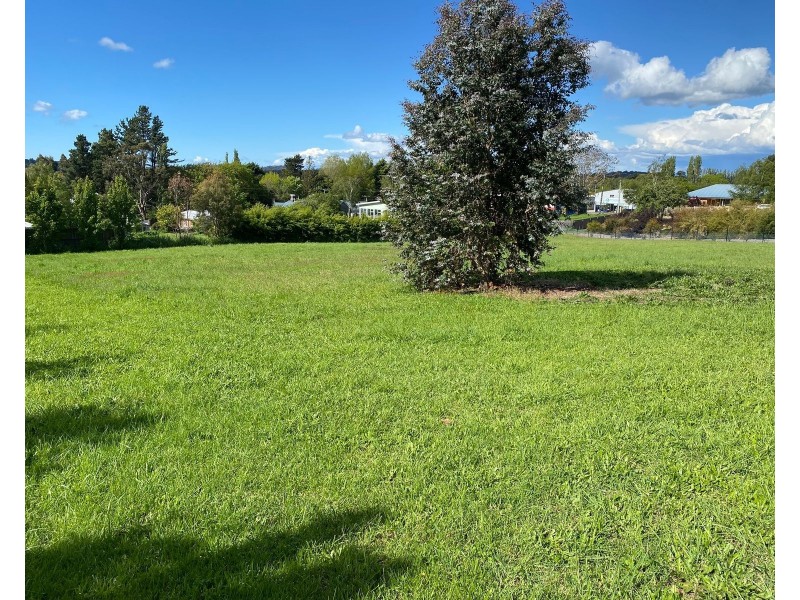 16 East Westbury Place,, Deloraine TAS 7304