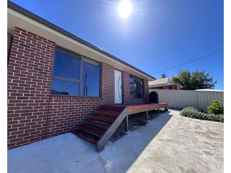 2/16 West Barrack Street, Deloraine TAS 7304