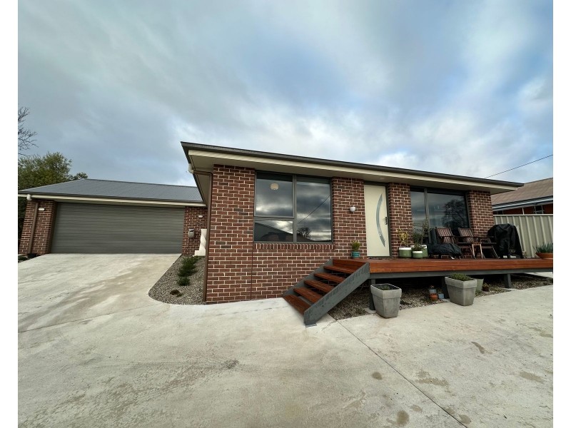 2/16 West Barrack Street, Deloraine TAS 7304