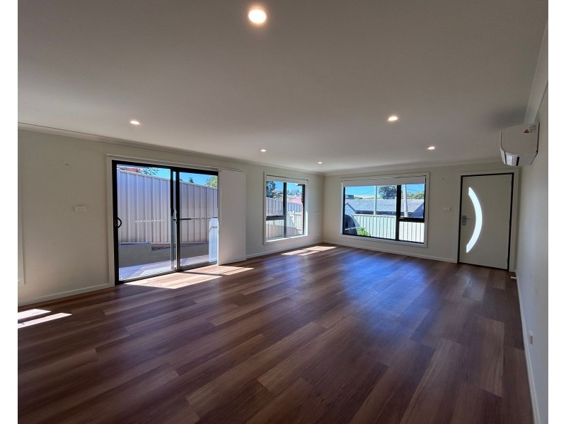 2/16 West Barrack Street, Deloraine TAS 7304