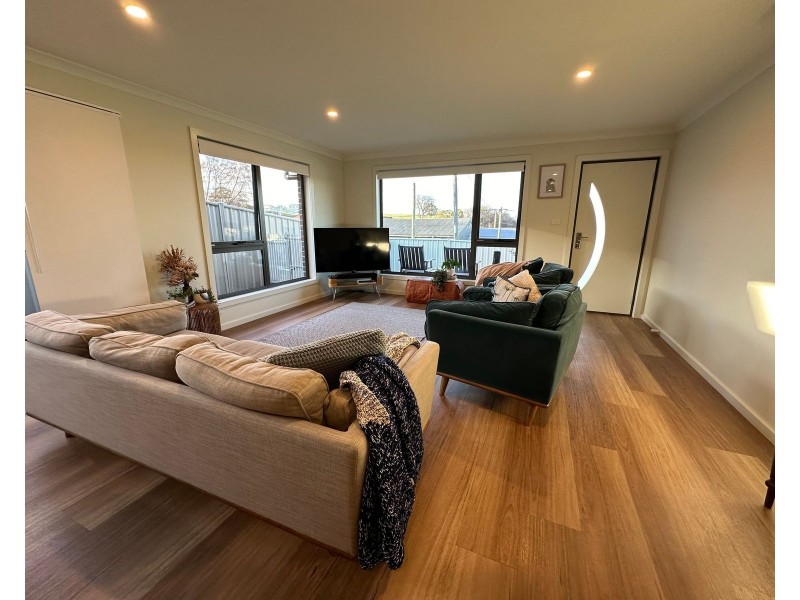 2/16 West Barrack Street, Deloraine TAS 7304