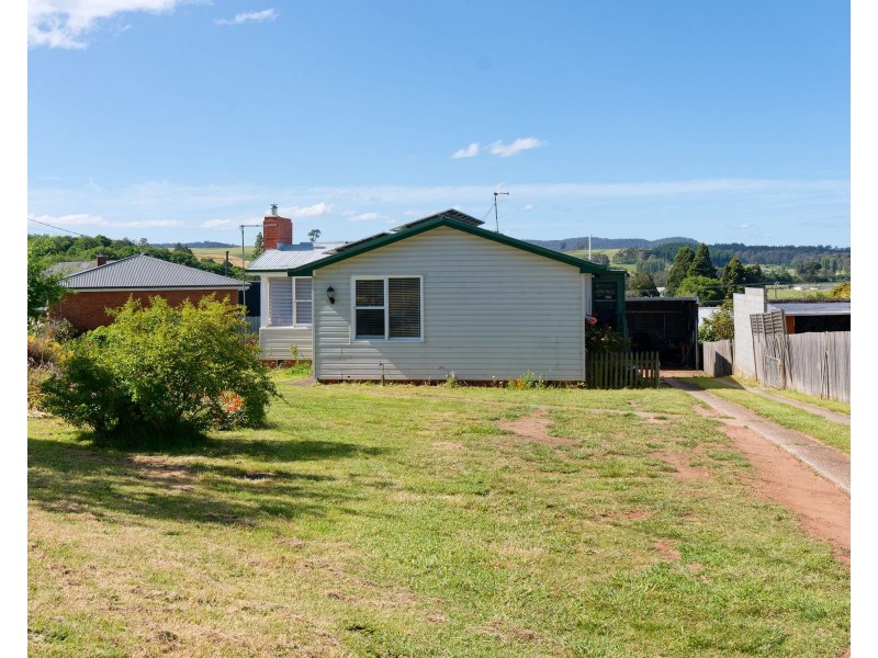 12 EAST WESTBURY PLACE, Deloraine TAS 7304