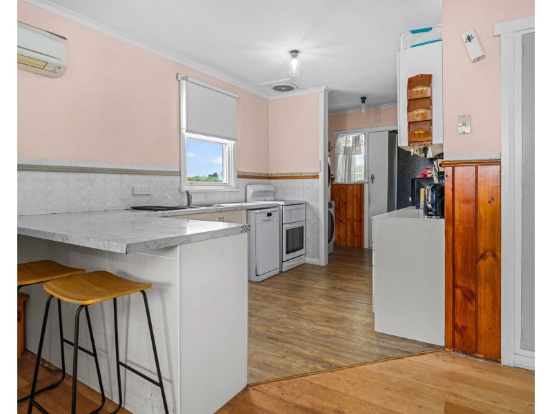 12 EAST WESTBURY PLACE, Deloraine TAS 7304