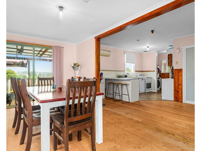 12 EAST WESTBURY PLACE, Deloraine TAS 7304