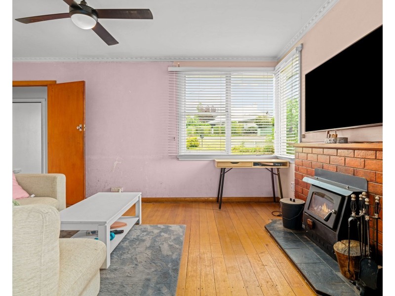 12 EAST WESTBURY PLACE, Deloraine TAS 7304