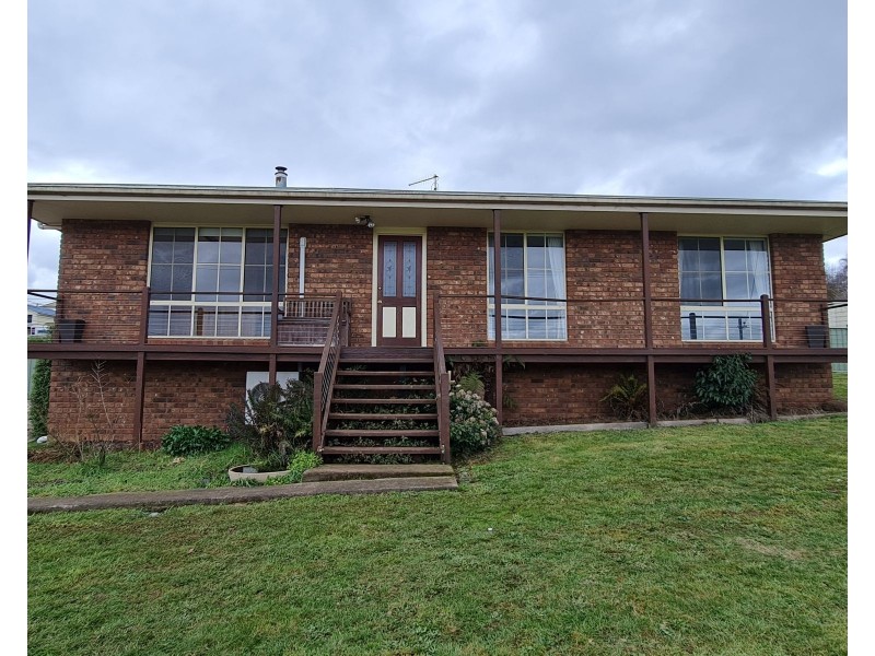 6 East Goderich Street, Deloraine TAS 7304