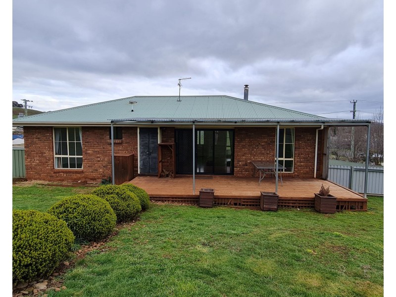 6 East Goderich Street, Deloraine TAS 7304