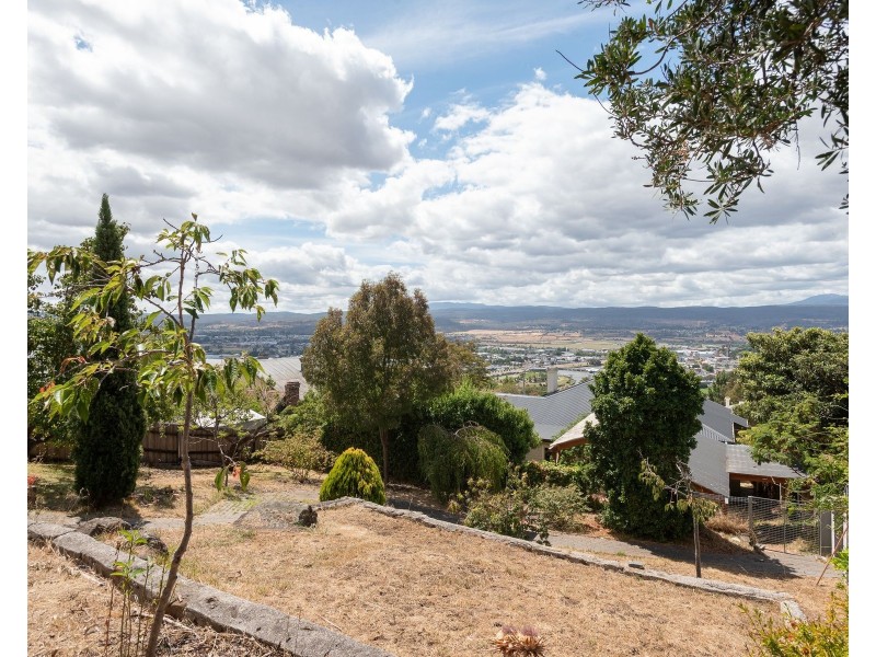 25 Delamere Crescent, Trevallyn TAS 7250