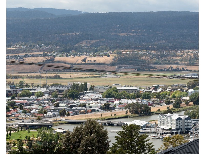 25 Delamere Crescent, Trevallyn TAS 7250