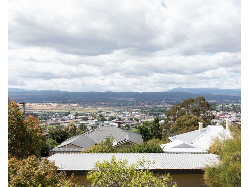 25 Delamere Crescent, Trevallyn TAS 7250