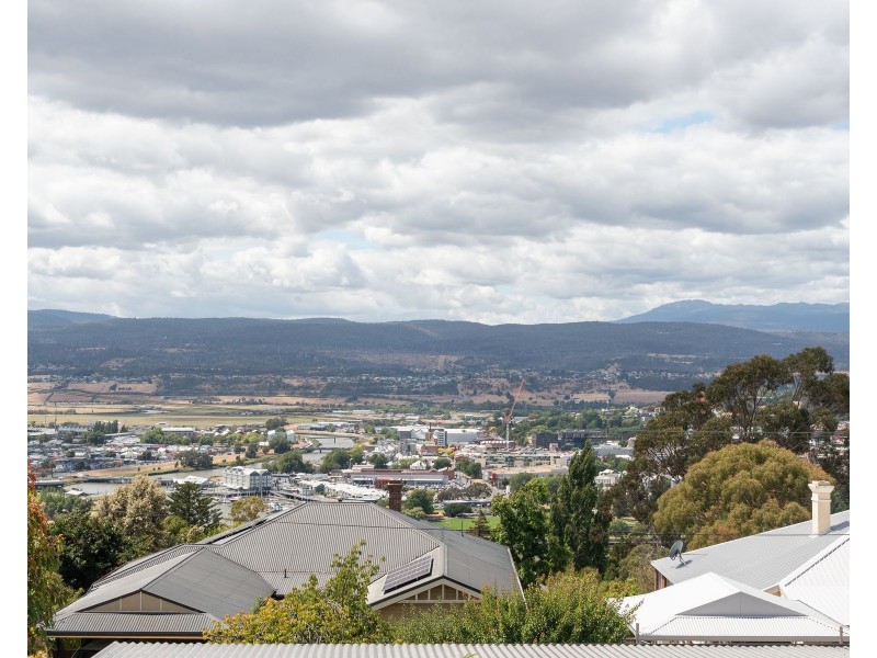 25 Delamere Crescent, Trevallyn TAS 7250