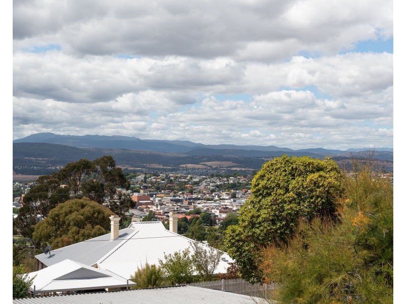 25 Delamere Crescent, Trevallyn TAS 7250