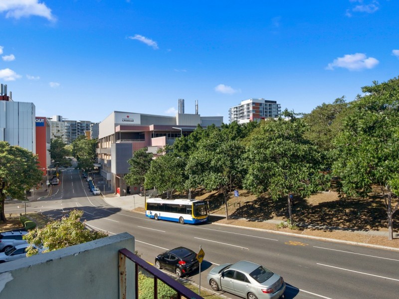 8/16 Blamey Street, Kelvin Grove QLD 4059