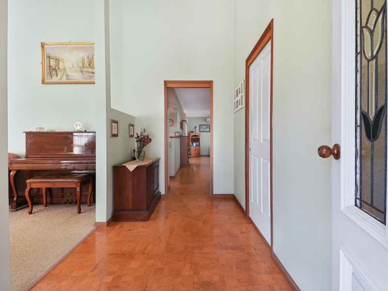 5 Oxford Crescent, Bridgeman Downs QLD 4035