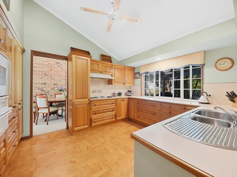 5 Oxford Crescent, Bridgeman Downs QLD 4035