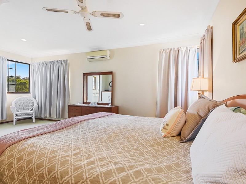 5 Oxford Crescent, Bridgeman Downs QLD 4035