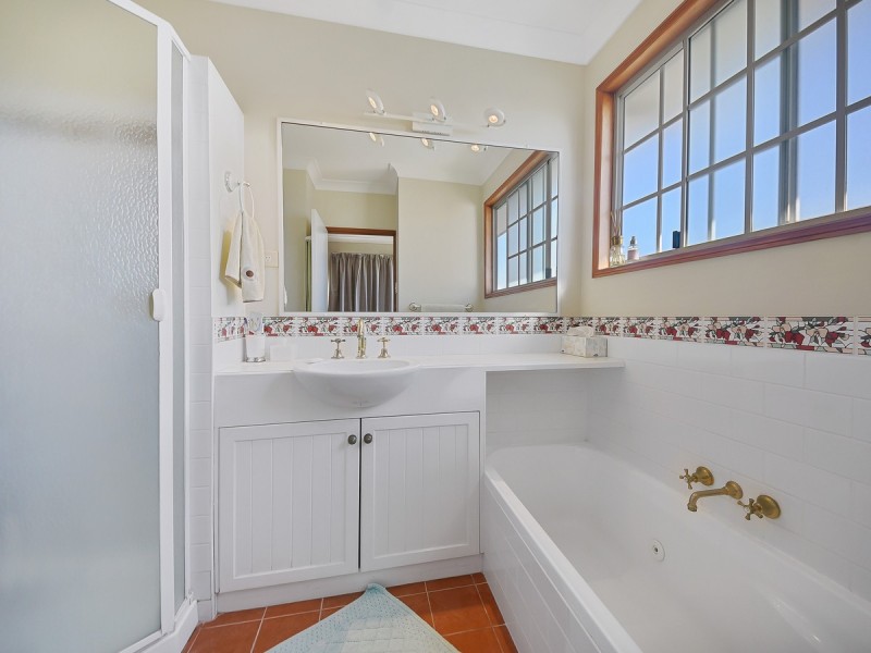 5 Oxford Crescent, Bridgeman Downs QLD 4035