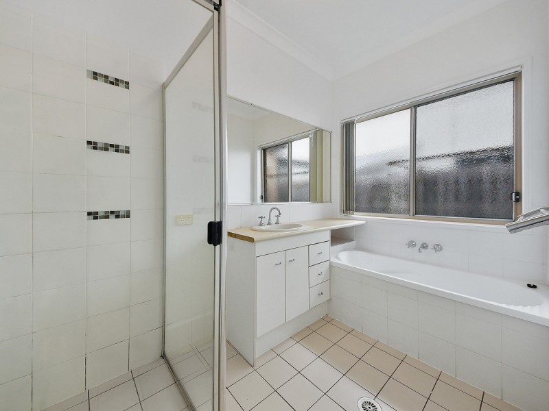 13 Petrie Crescent, Aspley QLD 4034