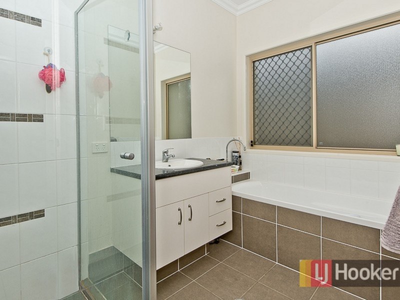 9 Gardenia Place, Bridgeman Downs QLD 4035