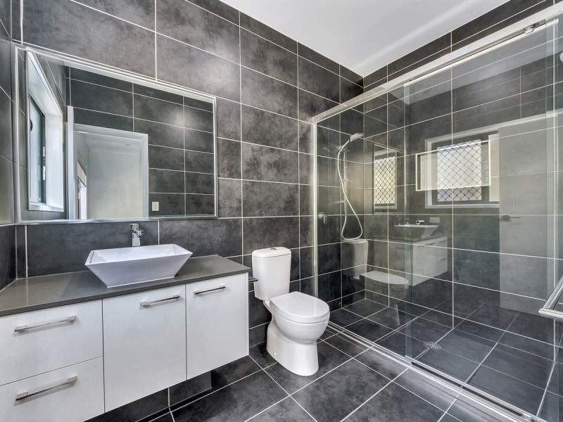 2 Vorneen Lane, Mitchelton QLD 4053
