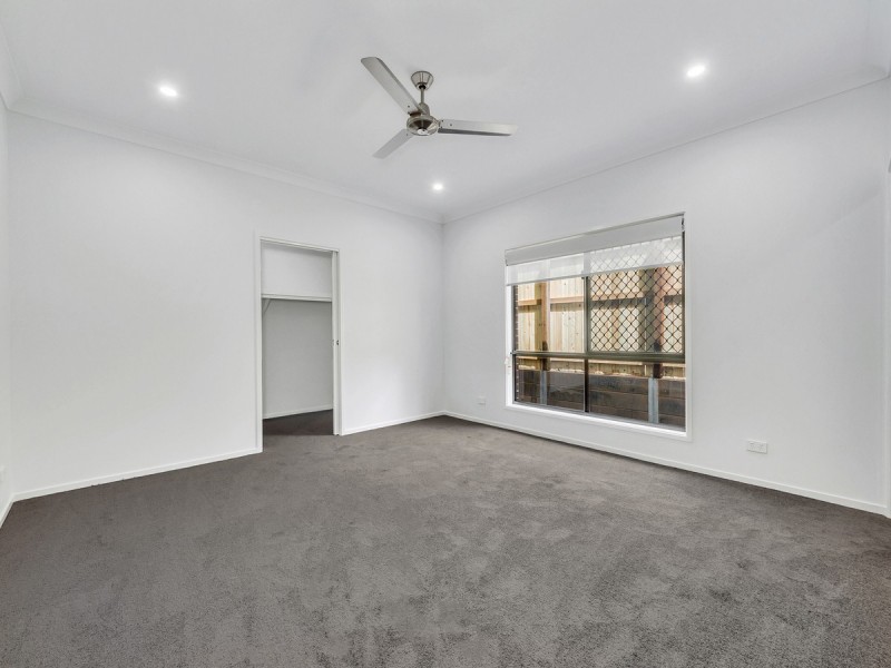 2 Vorneen Lane, Mitchelton QLD 4053