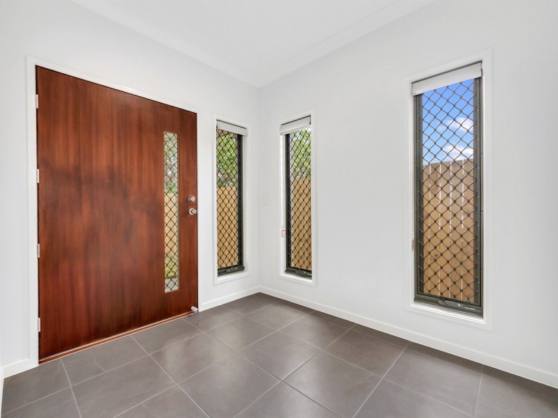 2 Vorneen Lane, Mitchelton QLD 4053