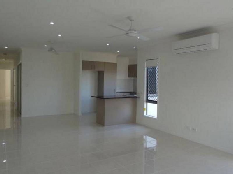 62 Blue Mountains Crescent, Fitzgibbon QLD 4018