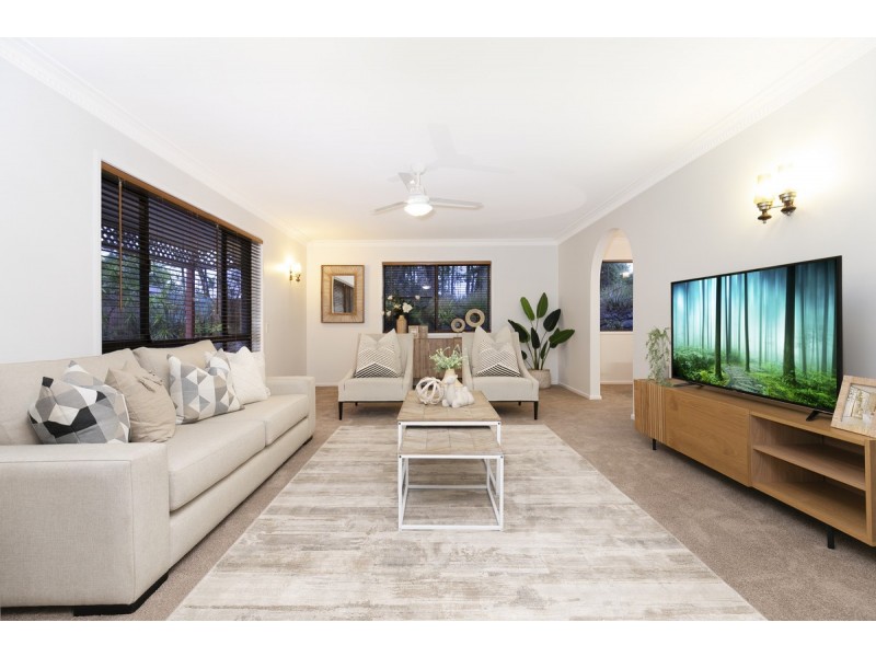 1 Charmaine Court, Albany Creek QLD 4035