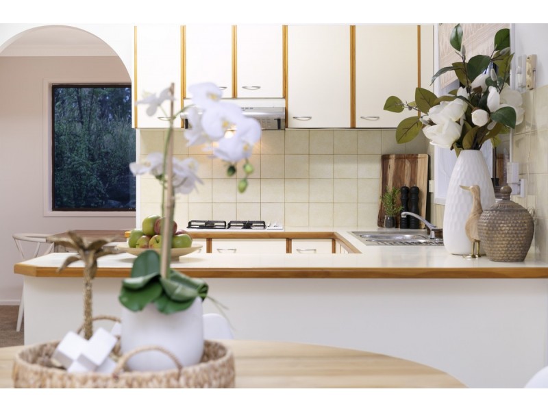 1 Charmaine Court, Albany Creek QLD 4035