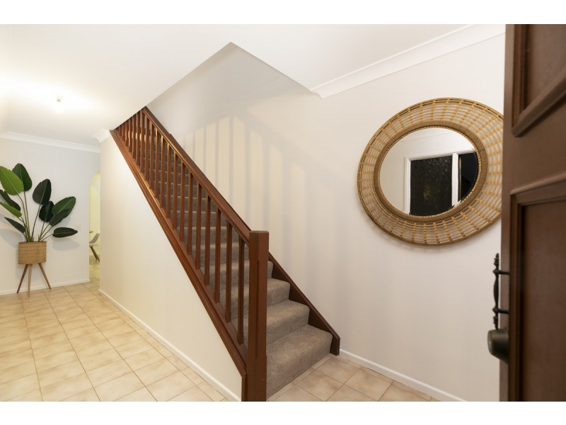 1 Charmaine Court, Albany Creek QLD 4035