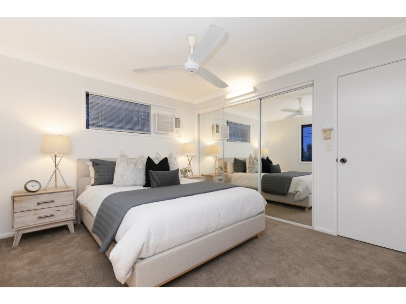 1 Charmaine Court, Albany Creek QLD 4035