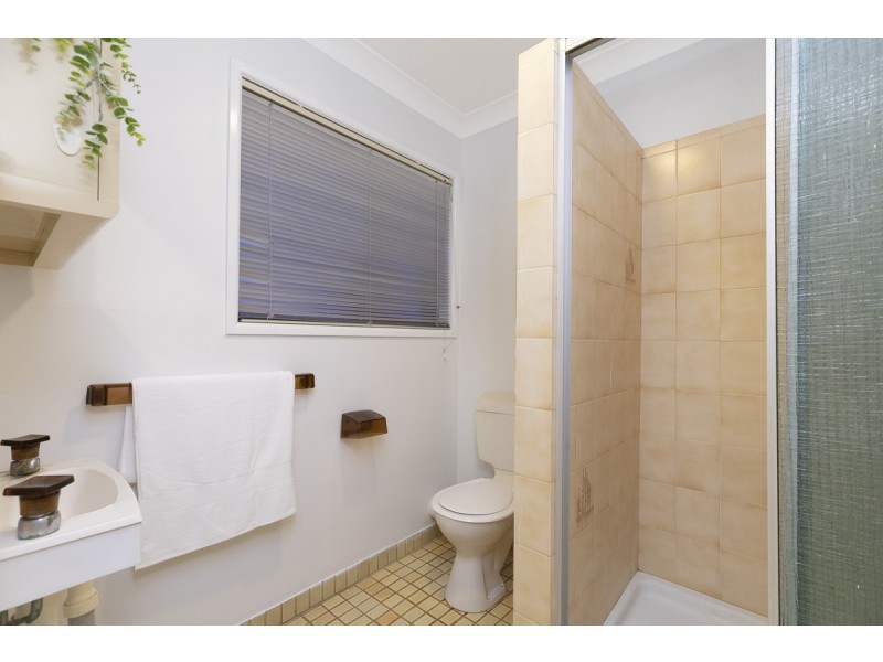 1 Charmaine Court, Albany Creek QLD 4035