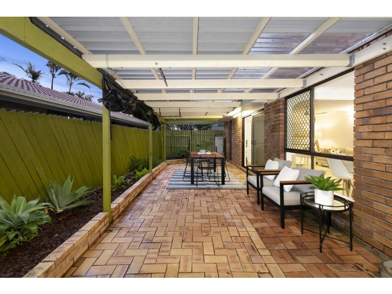 1 Charmaine Court, Albany Creek QLD 4035