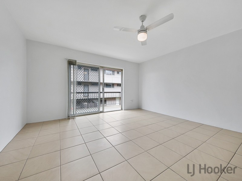 2/61 Wallace Street, Chermside QLD 4032