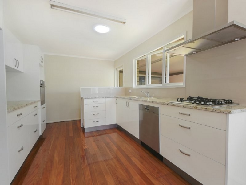 11 Pacific Street, Chermside West QLD 4032