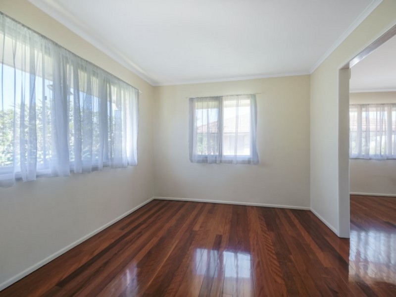 11 Pacific Street, Chermside West QLD 4032