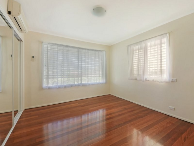 11 Pacific Street, Chermside West QLD 4032