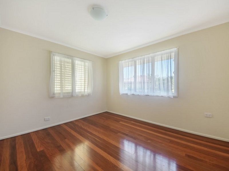 11 Pacific Street, Chermside West QLD 4032