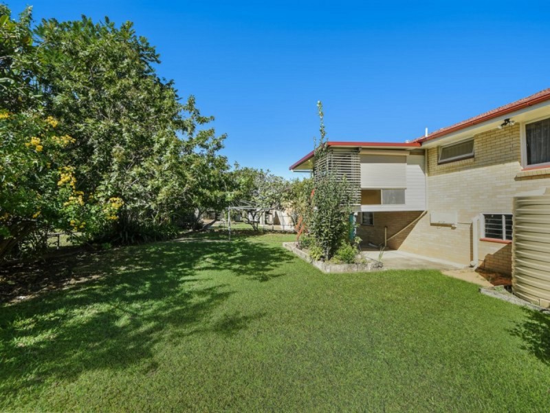 11 Pacific Street, Chermside West QLD 4032