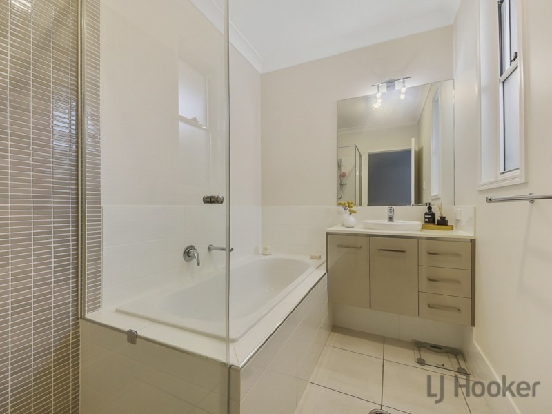 7 Noosa Street, Fitzgibbon QLD 4018