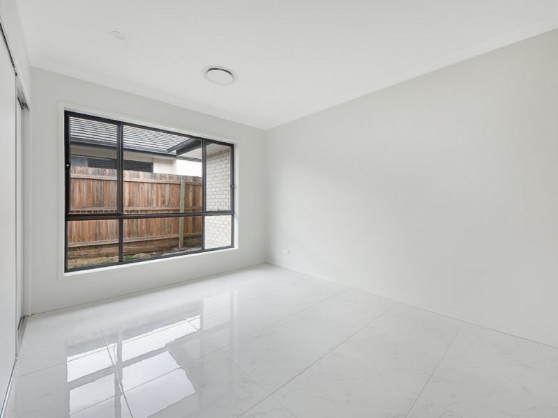 23 Leong Street, Bridgeman Downs QLD 4035