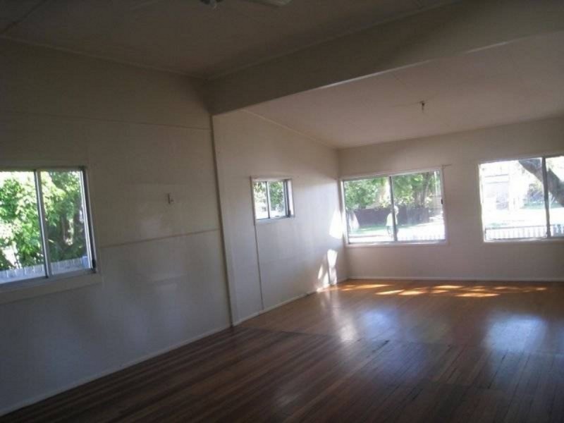 96 Blackwood Road, Deagon QLD 4017