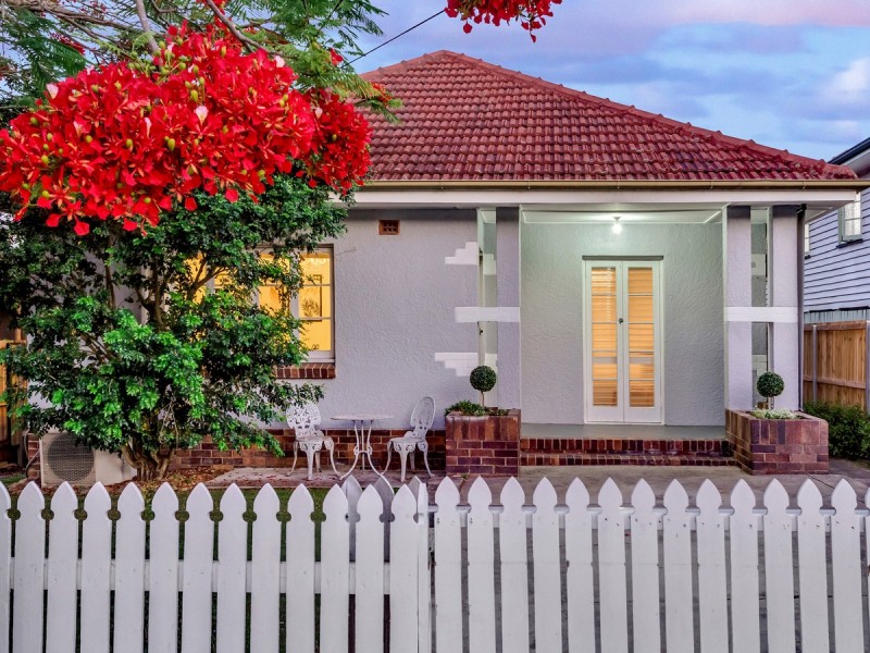 55 Hilltop Avenue, Chermside QLD 4032